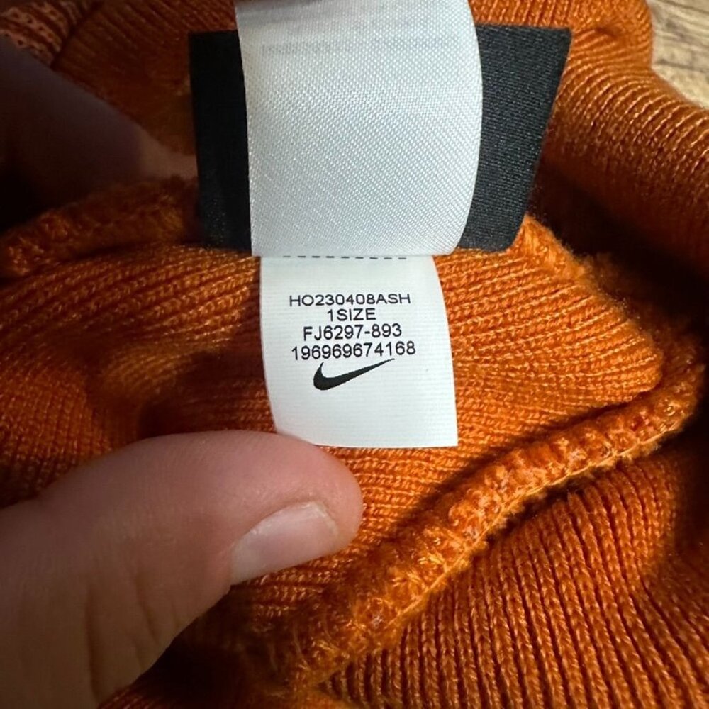 Nike Peak ACG Beanie Winter Hat NWT ONE SIZE (Orange) Unisex (FJ6297-893) - Picture 7 of 8